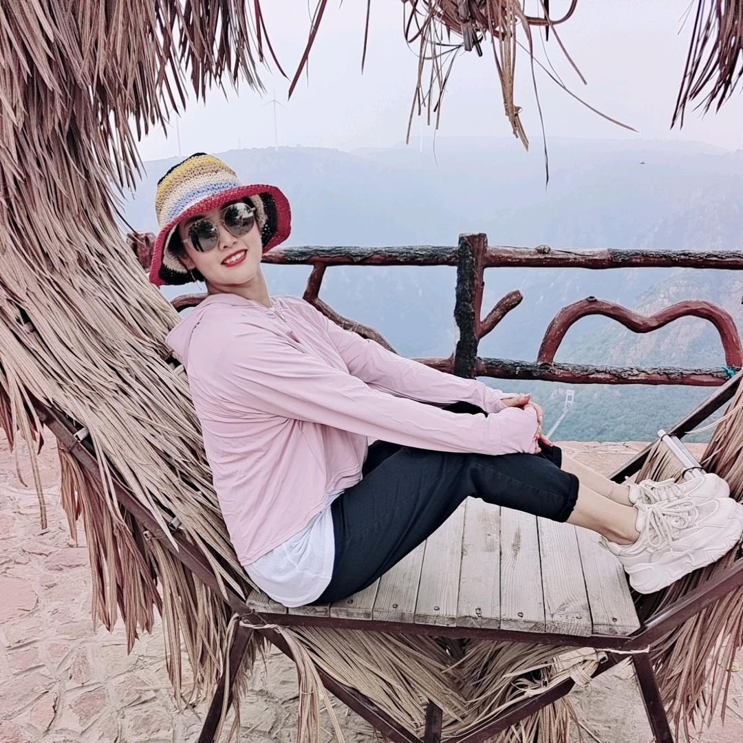 登封时尚芭莎小燕子