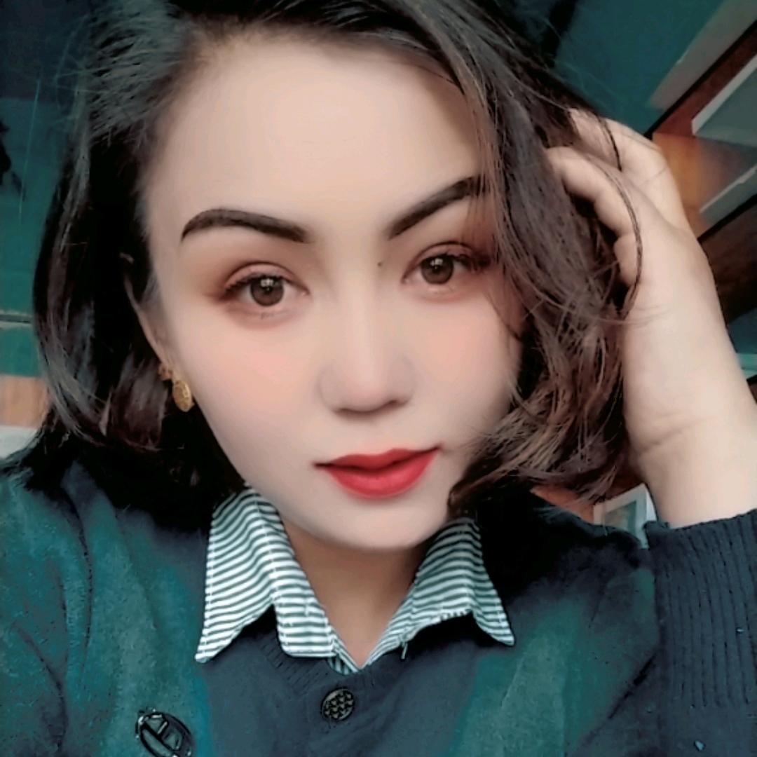 👨‍👩‍👧‍👦🌷🌷🌷