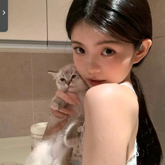 是菜菜~