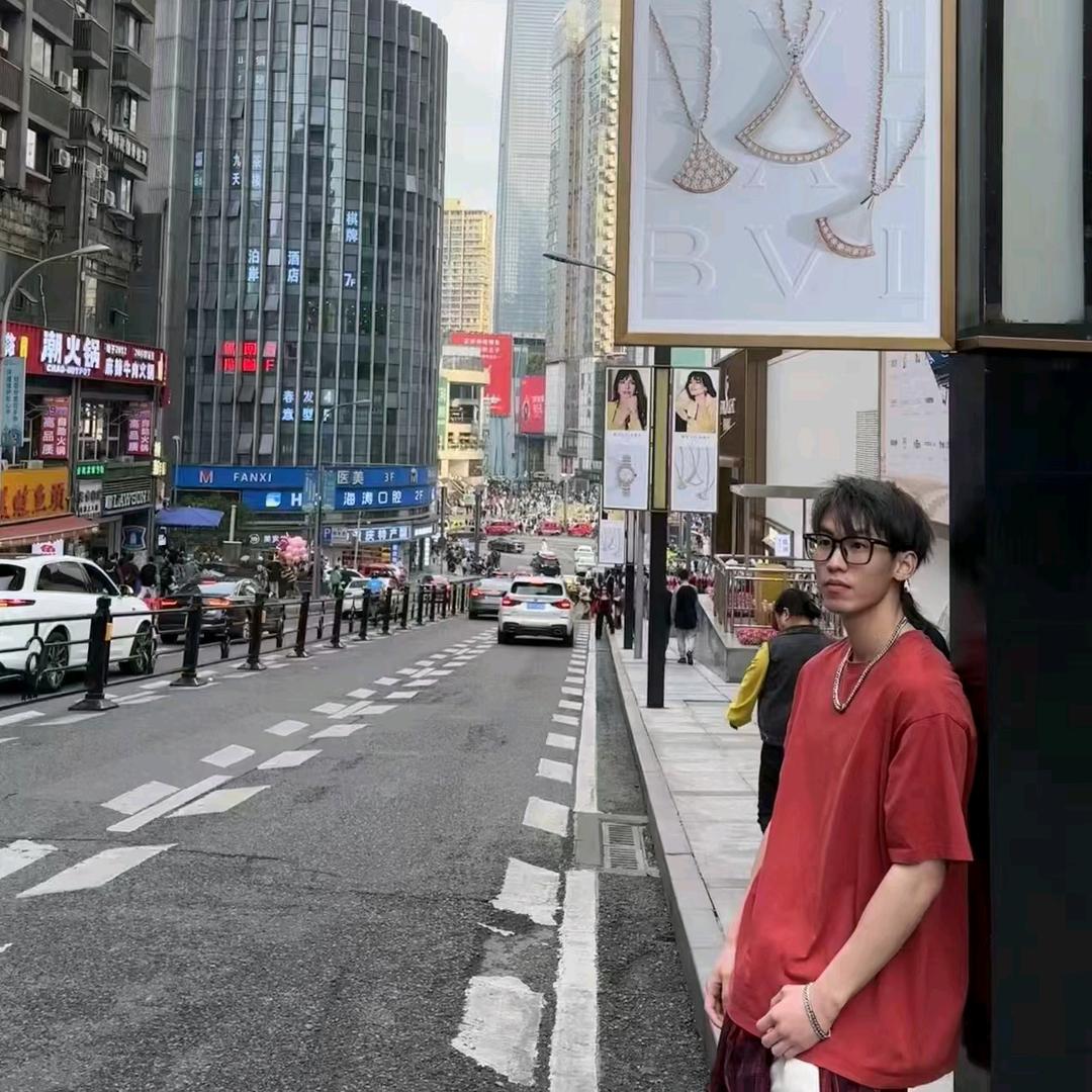 凌霄木语巷包包