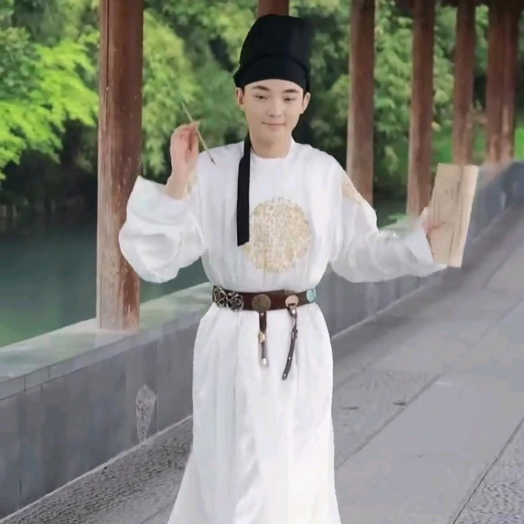 李