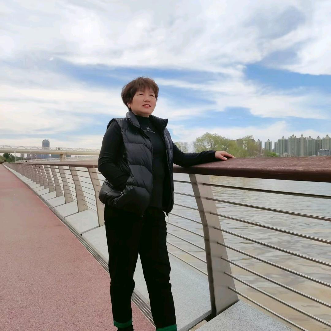 莹莹妈