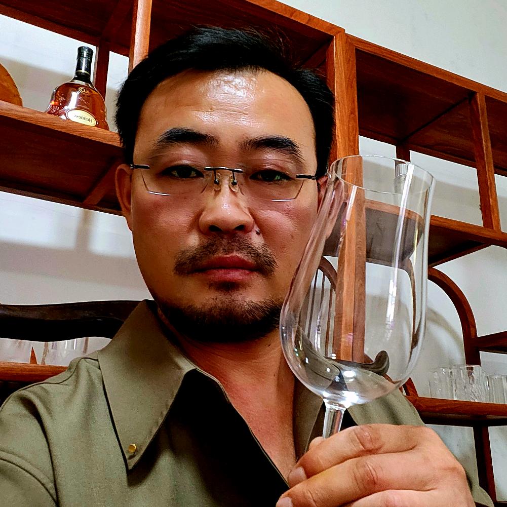 孤狼水晶杯