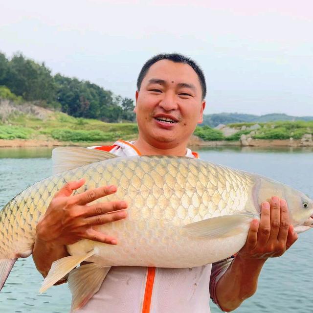 威远钓鱼人李师傅