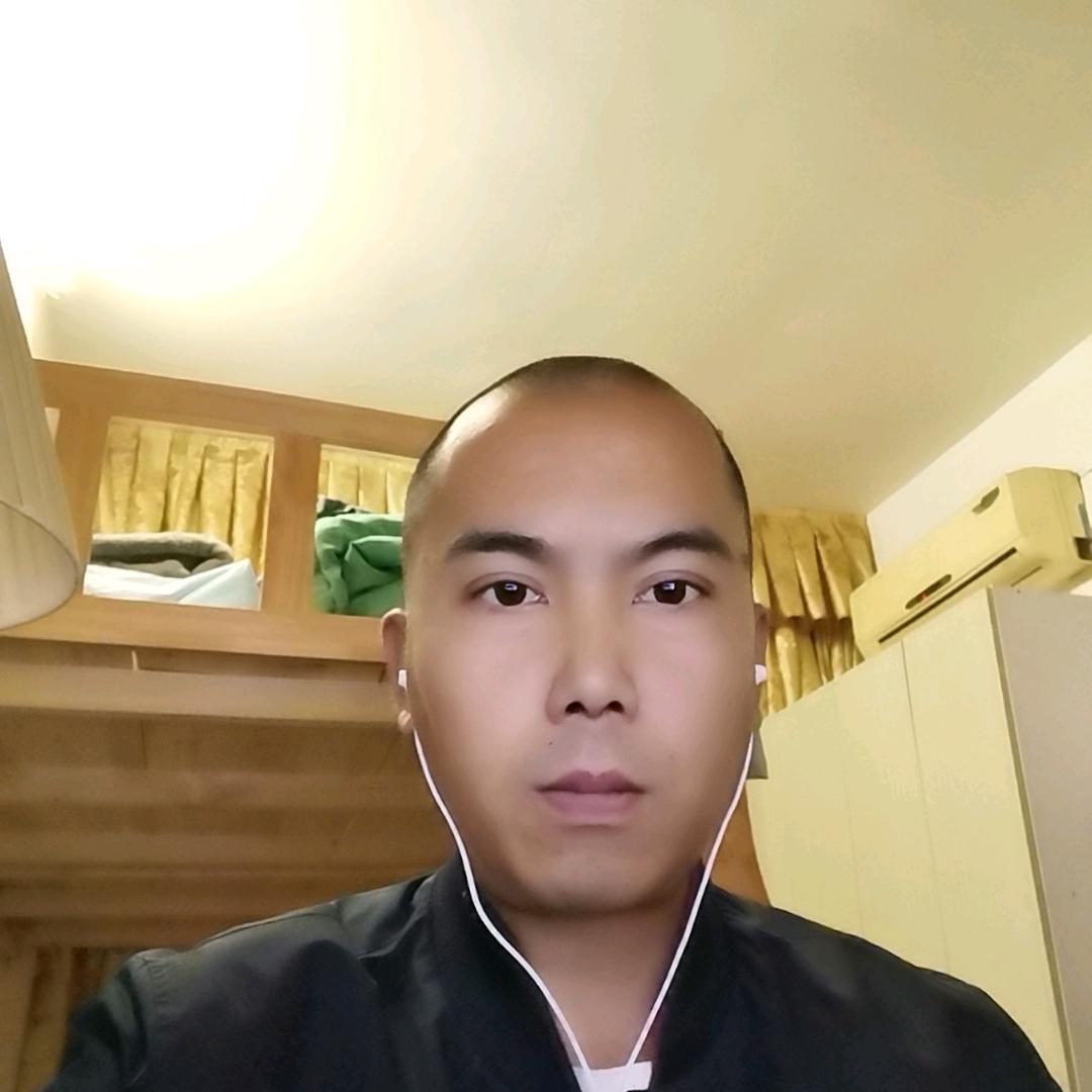章鸿博