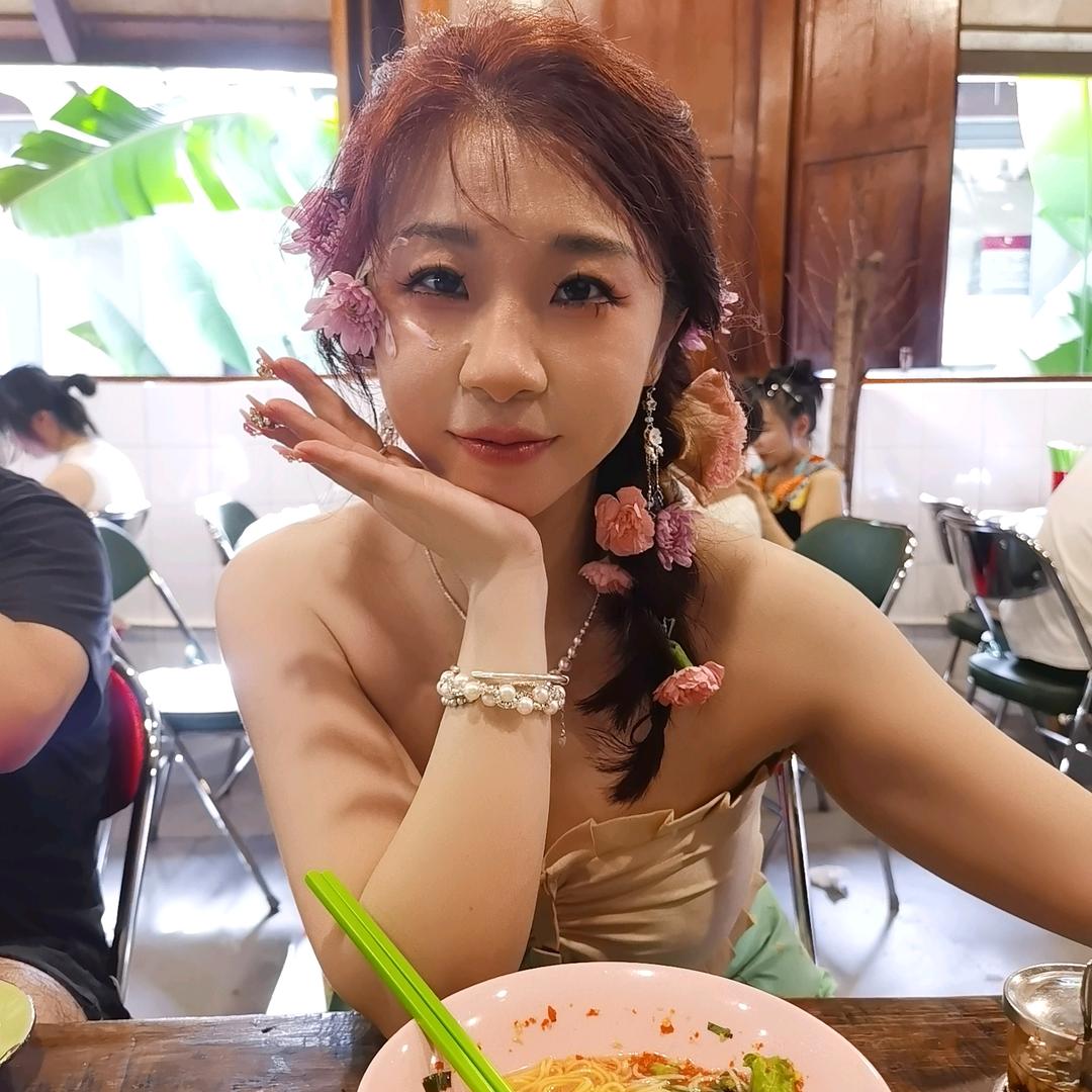 👑🌈大白菜的小香🐷