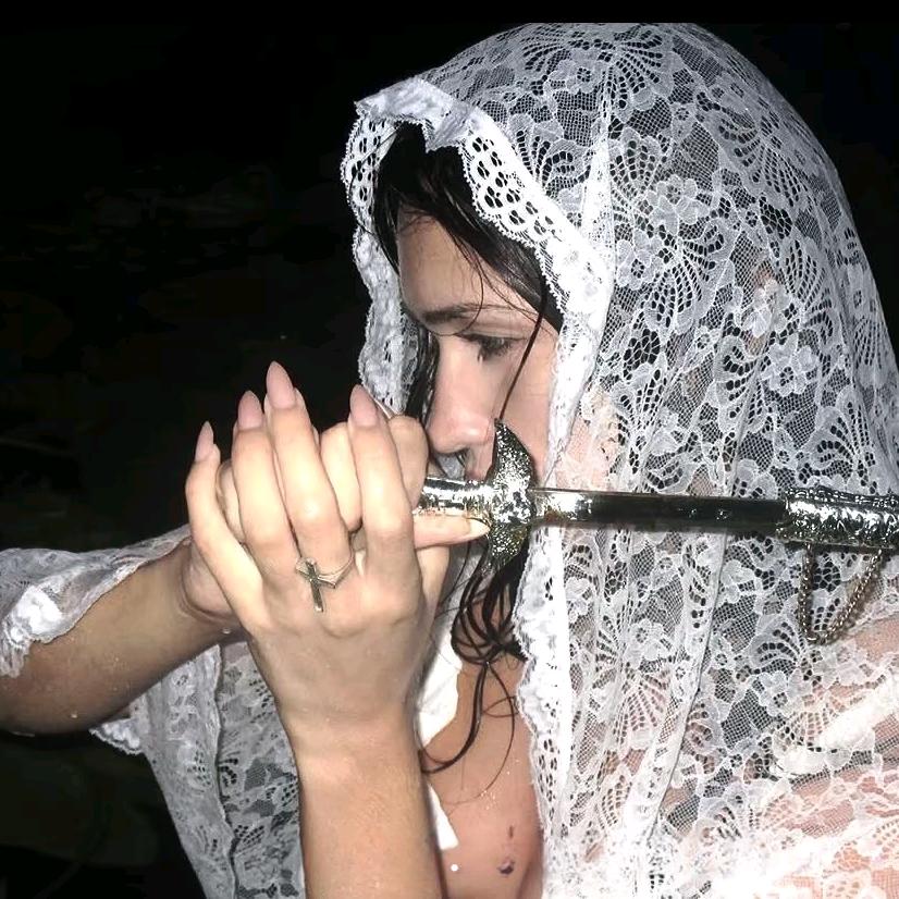 半夜抠鼻屎被暗杀