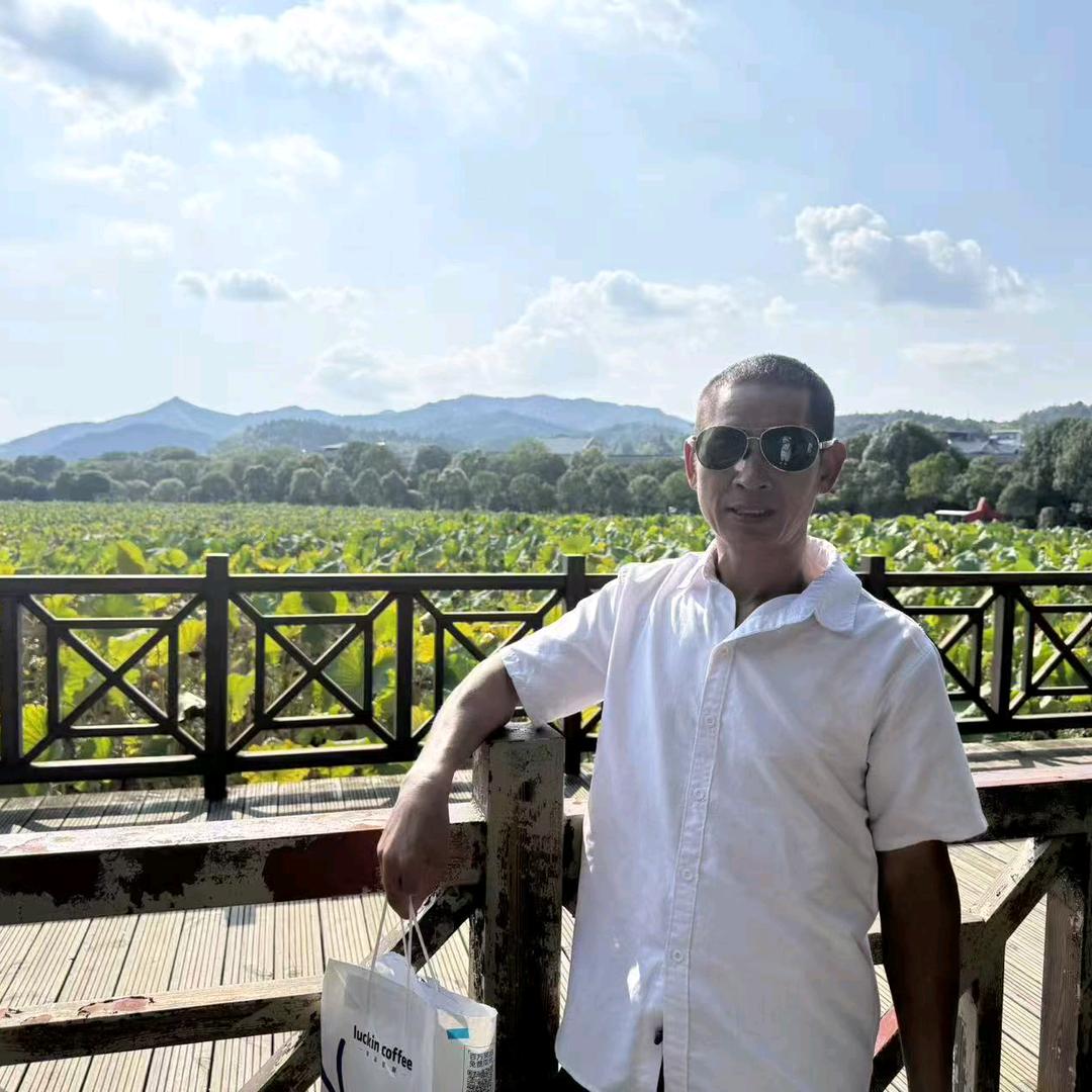 万州，付哥，爱唱歌🎤🎤（不要点连赞）