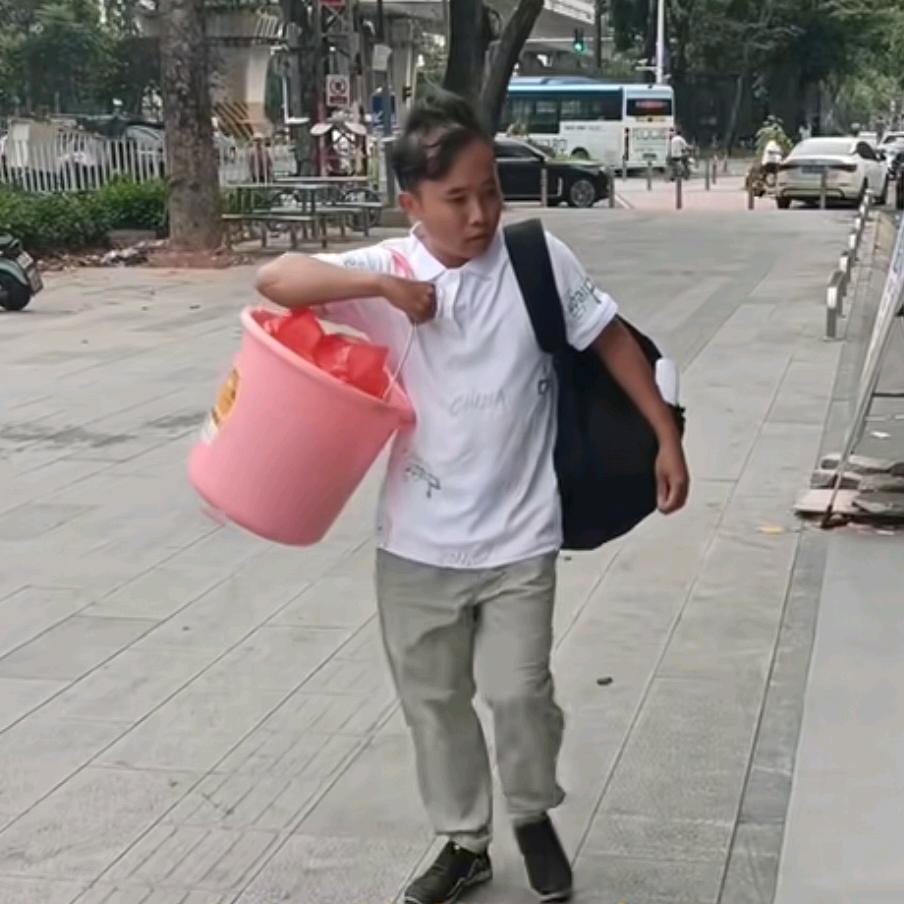 广东瓶子哥(记录生活)