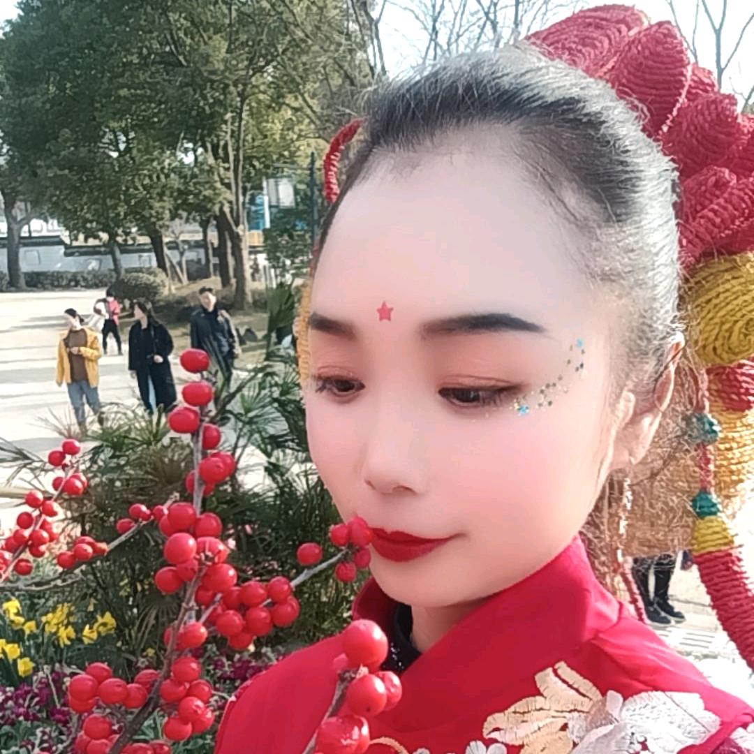 ℋღ᭄幽兰🍒烟雨᭄梦💞࿐