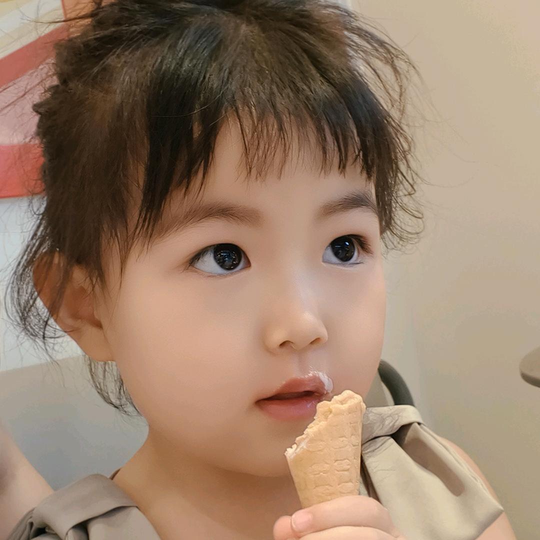 陈洢湉小朋友是块甜甜的糖糖