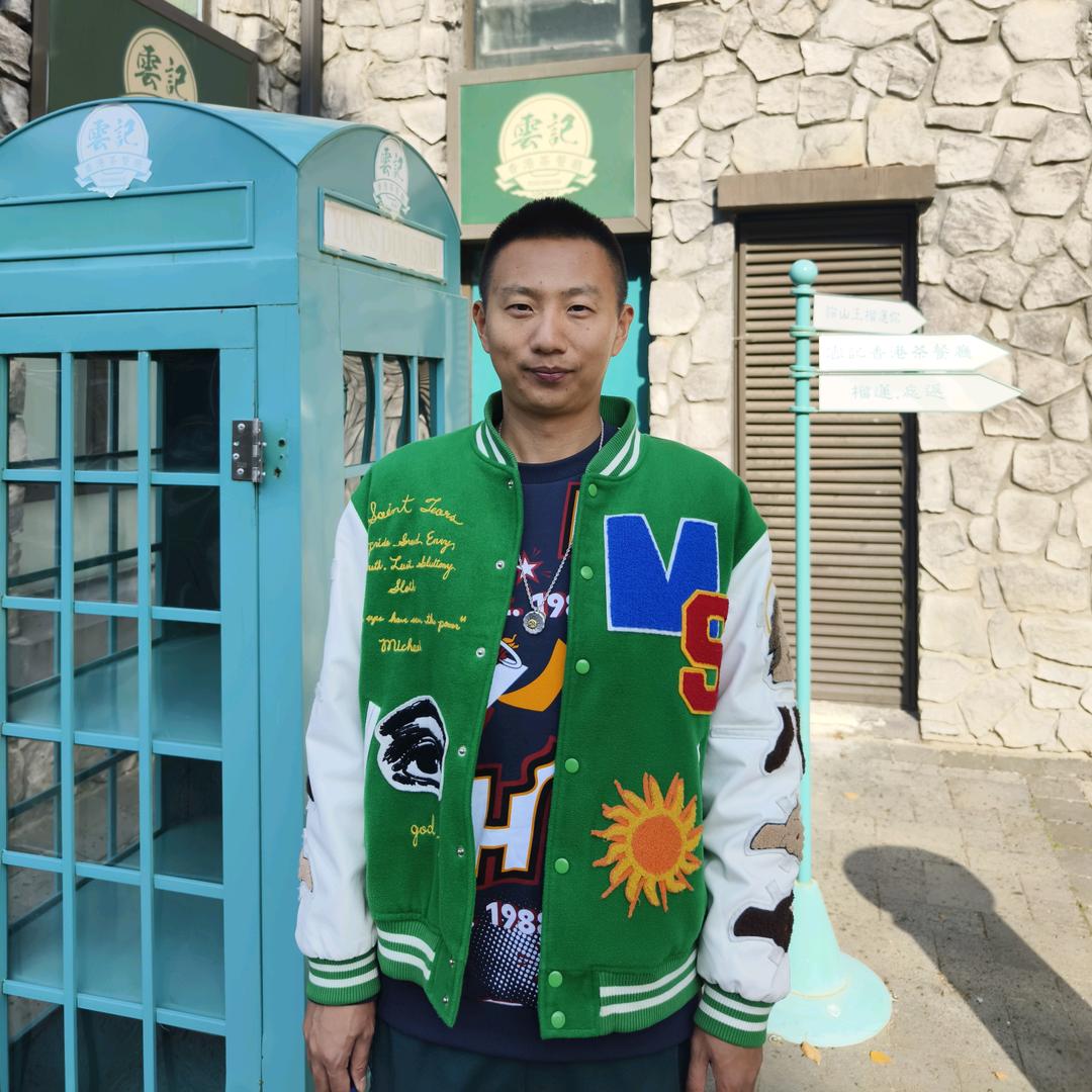 穿过人山人海