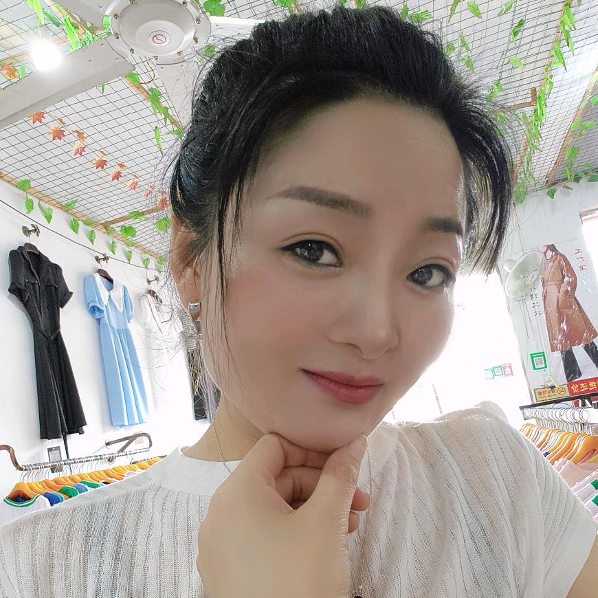 伍明新南街夏威夷服装超市