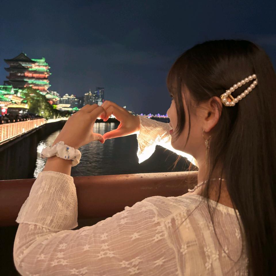 云云吃不饱吖～