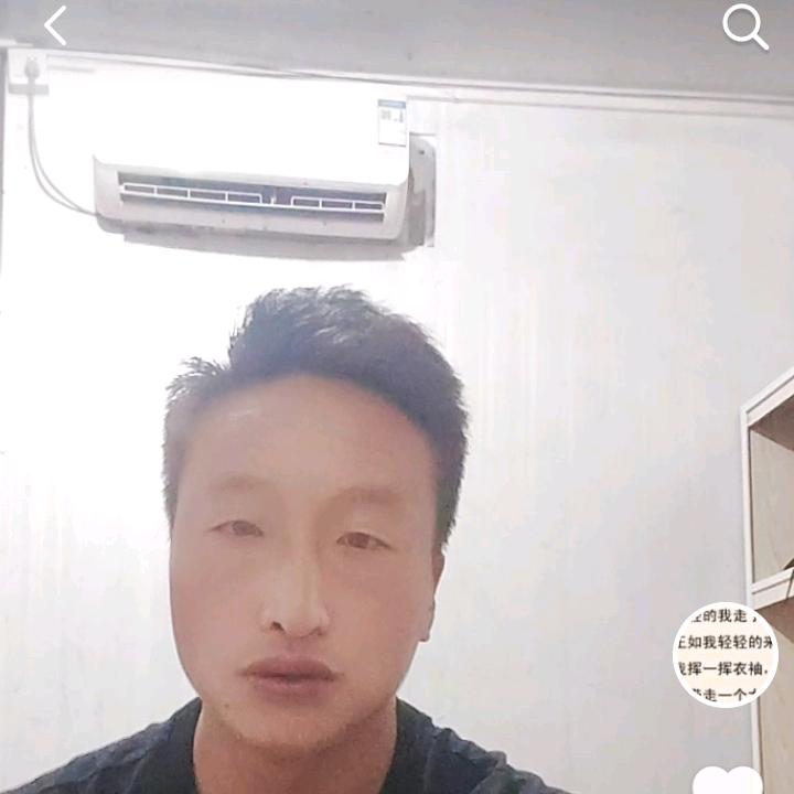 ╭( ′• o •′ )╭☞就是这个人！
