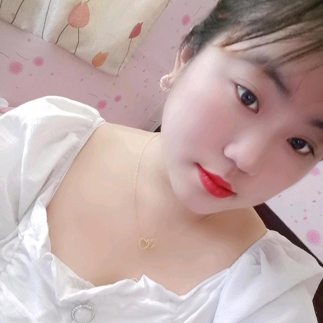 翠儿独自带娃。