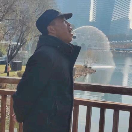 专业养土蜂的小林哥