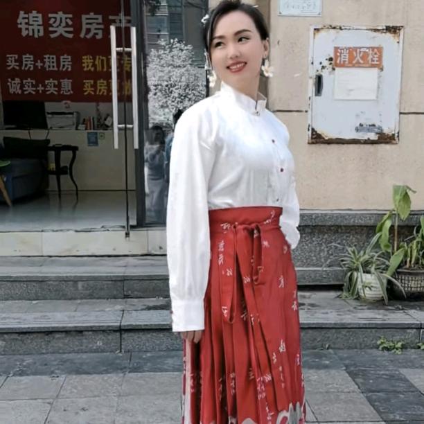 白沙锦爱房产英子姐姐