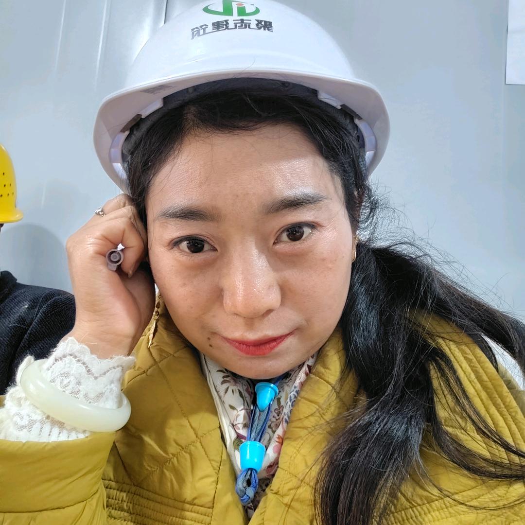 塔吊指挥小王， 爱财爱己，好好爱自