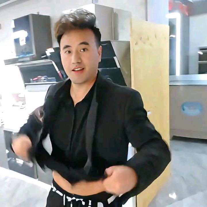 旺哥，无人机吊运