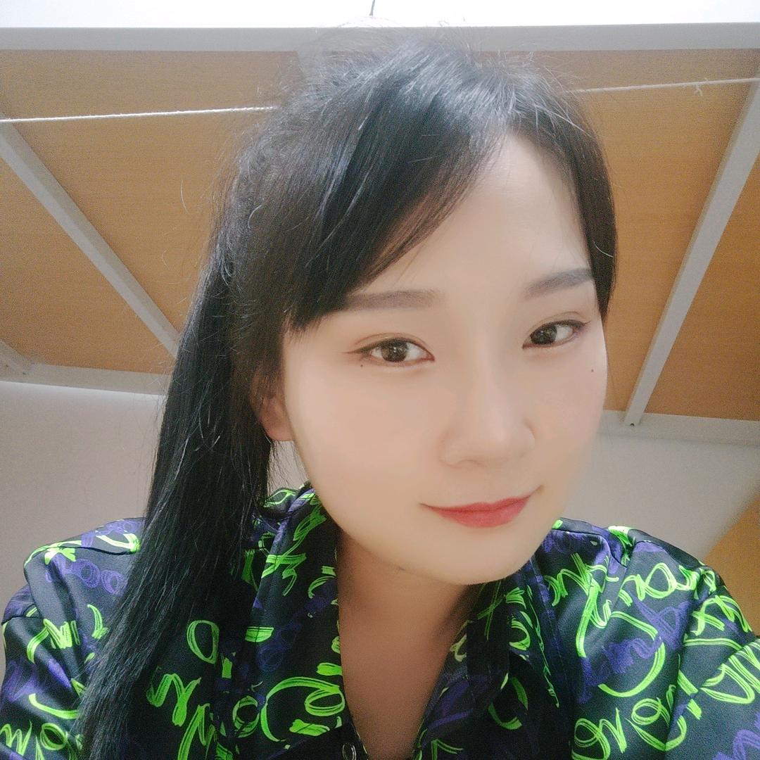 呲大牙的蚂蚁