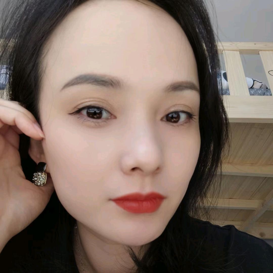 不漂亮的平平姐呀