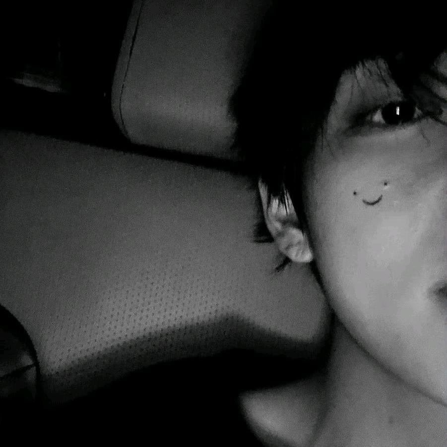 kiii^ ^