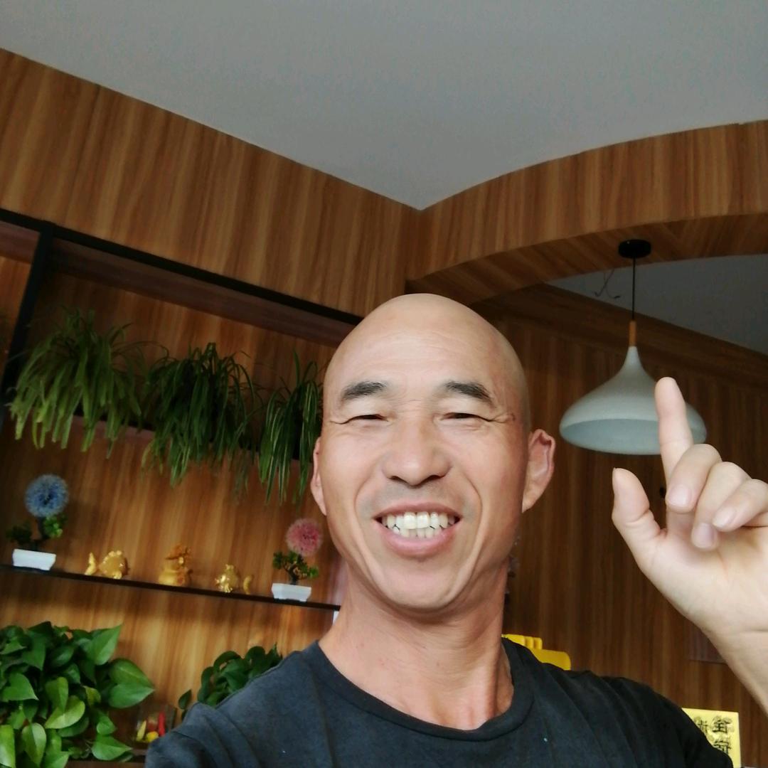 光着膀子闯江湖