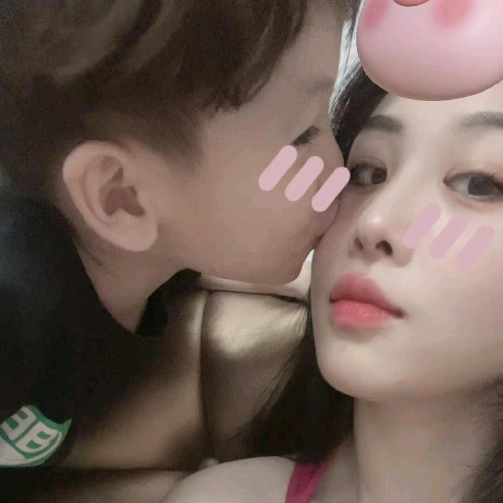 小憨宝妈轻奢女装