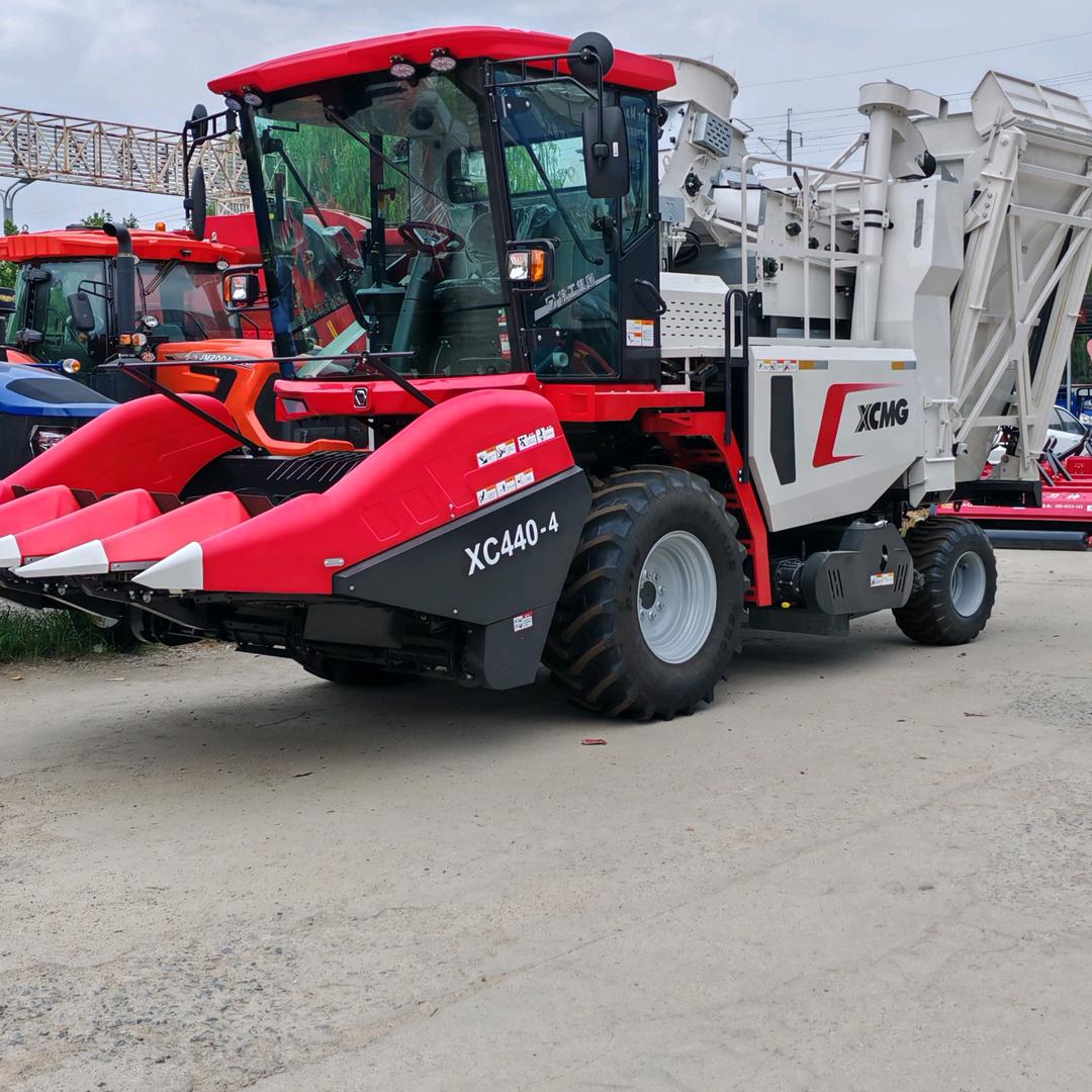 徐工专业跨区团队收割小麦玉米