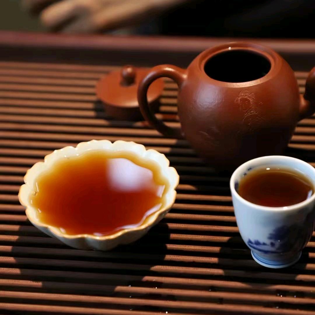 小鱼爱喝茶