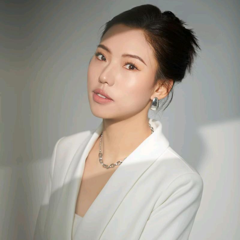 主持人梁颖—婚礼策划