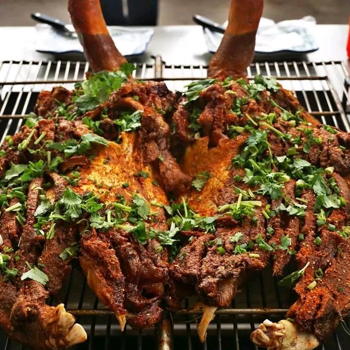 松椿生态烤全羊