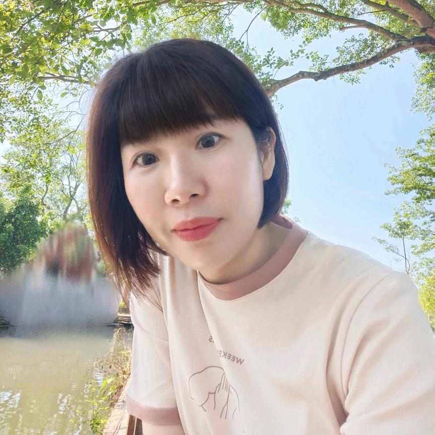 做大花脸的广西妹