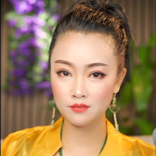 一姐倾听