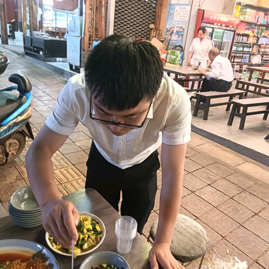 日落西山你不陪东山再起你是谁？
