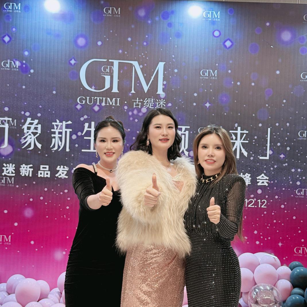 在清镇摆摊卖不脱妆粉底液