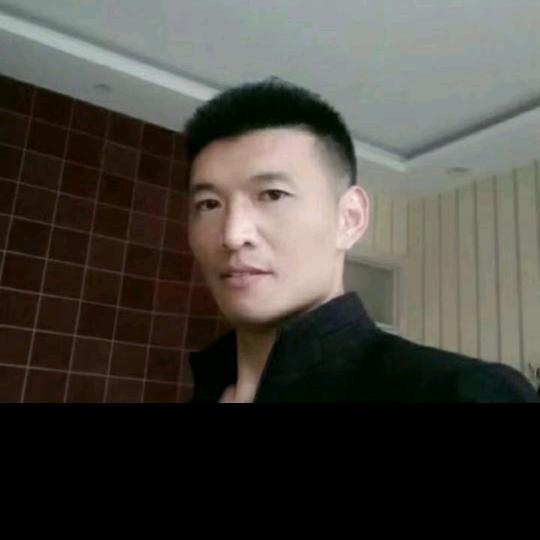 苗木人，小王。