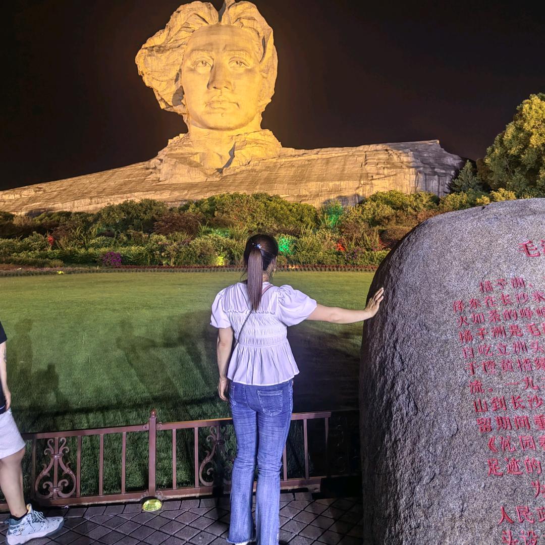 净水清莲
