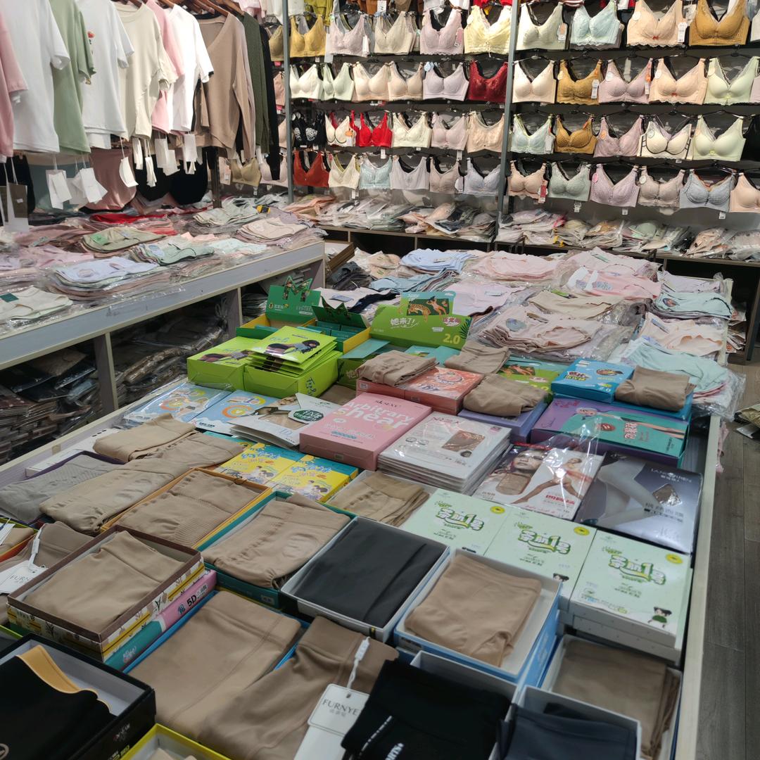 宜昌万丰针织内衣服装批发