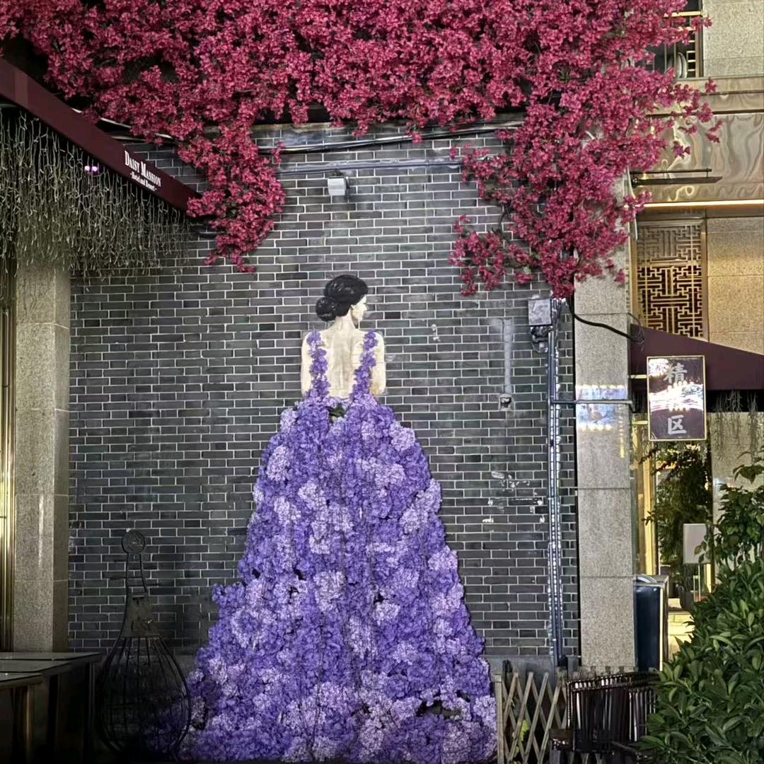 紫色娃娃