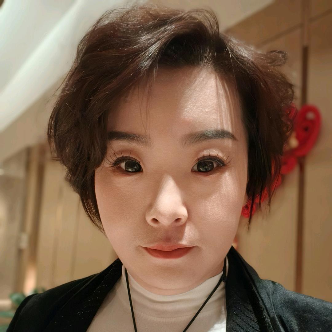 莹莉