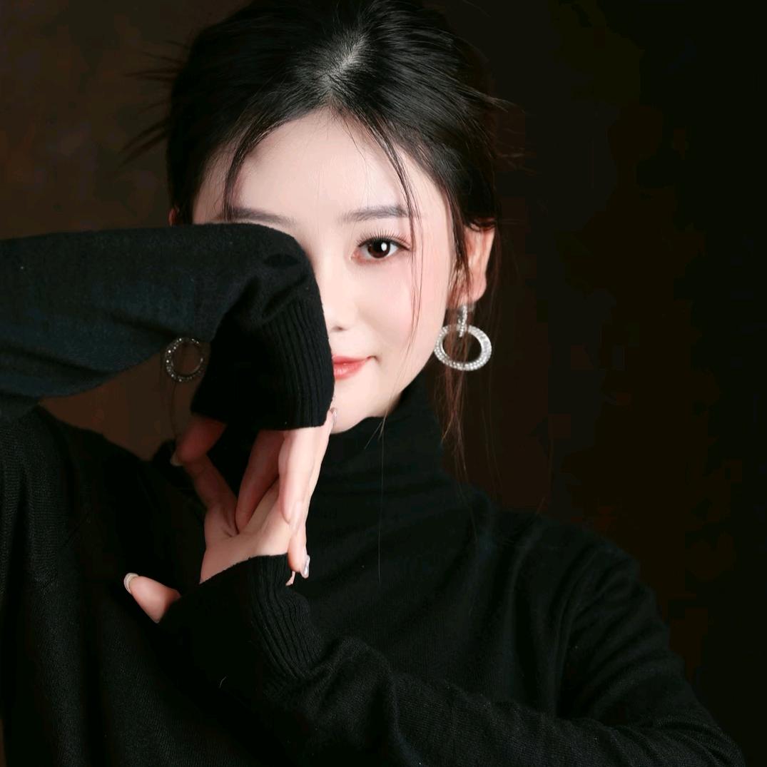 🍀C.H🍀爱唱歌
