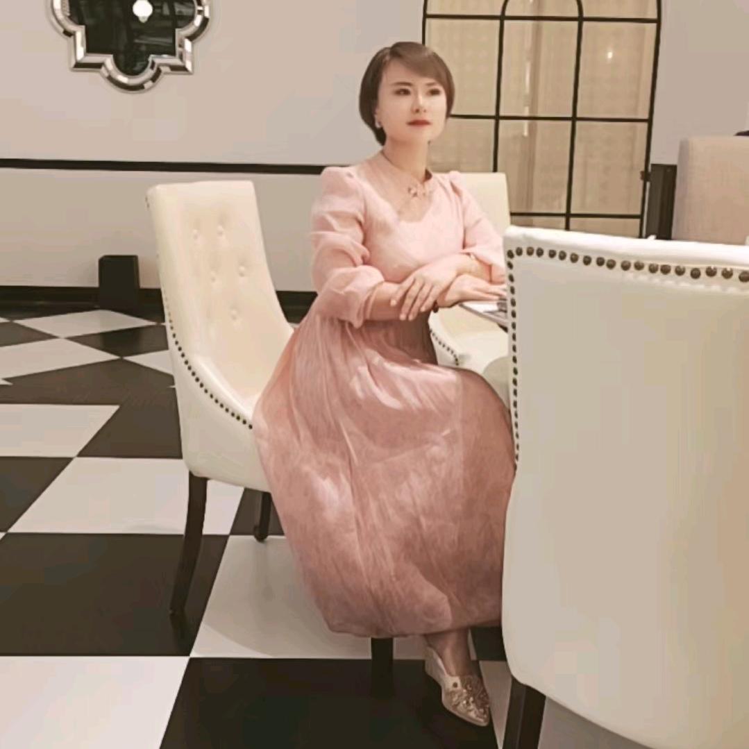 小薇吖