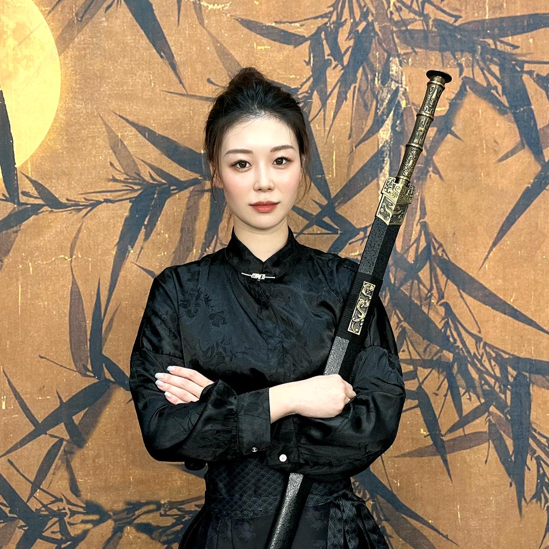 爱吃炸鸡，喝啤酒