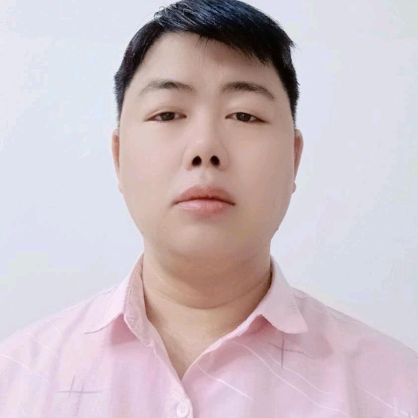 小何