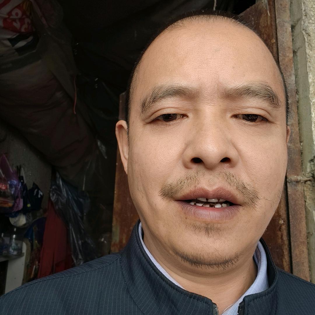 李龙