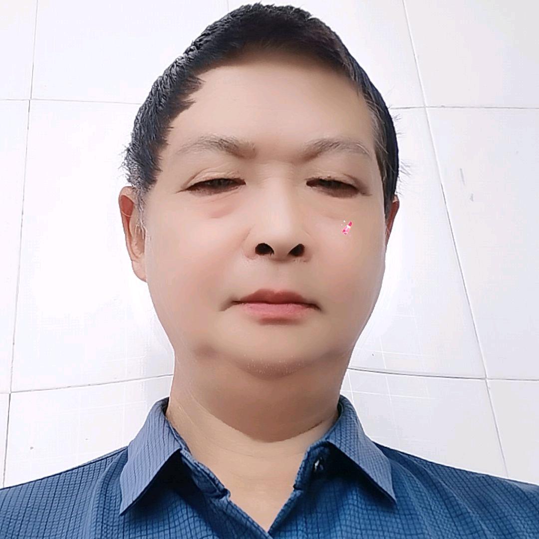 白马出淤泥。