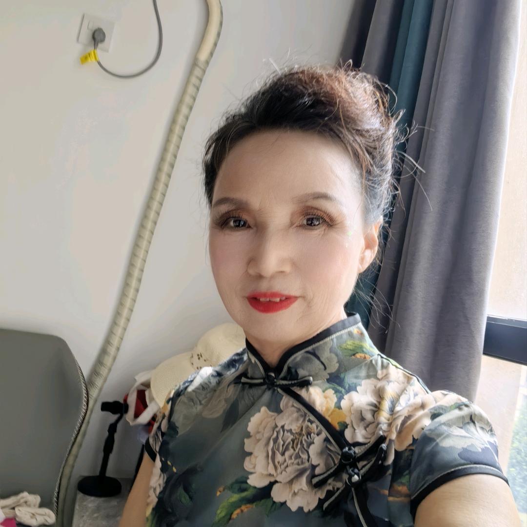 开心果姐姐