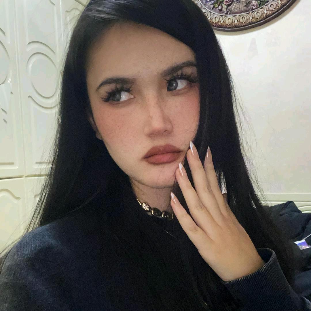 Lil娜芝
